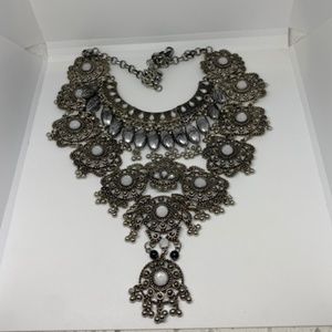 💋 Layered Silver Bib Necklace